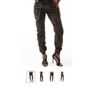 Oversized chain cargo pants